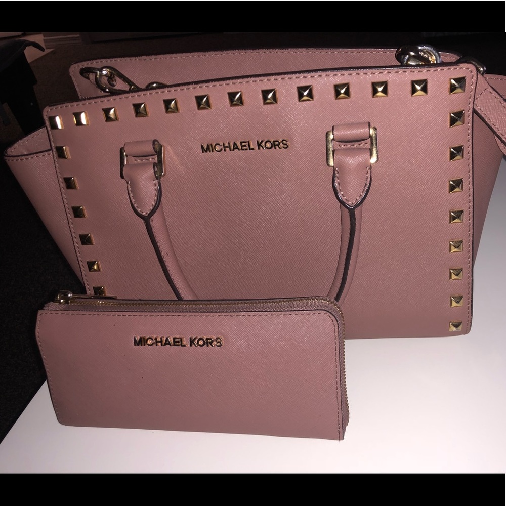 Micheal Kors Purse and Wallet!